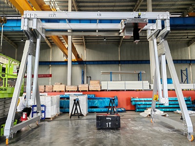 Aluminum Adjustable Height Gantry Crane for Clean Rooms