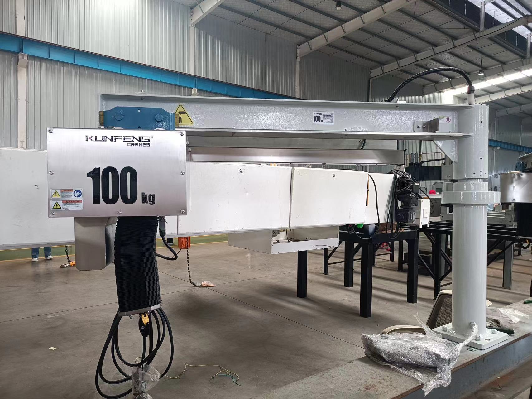 Cleanroom column jib crane