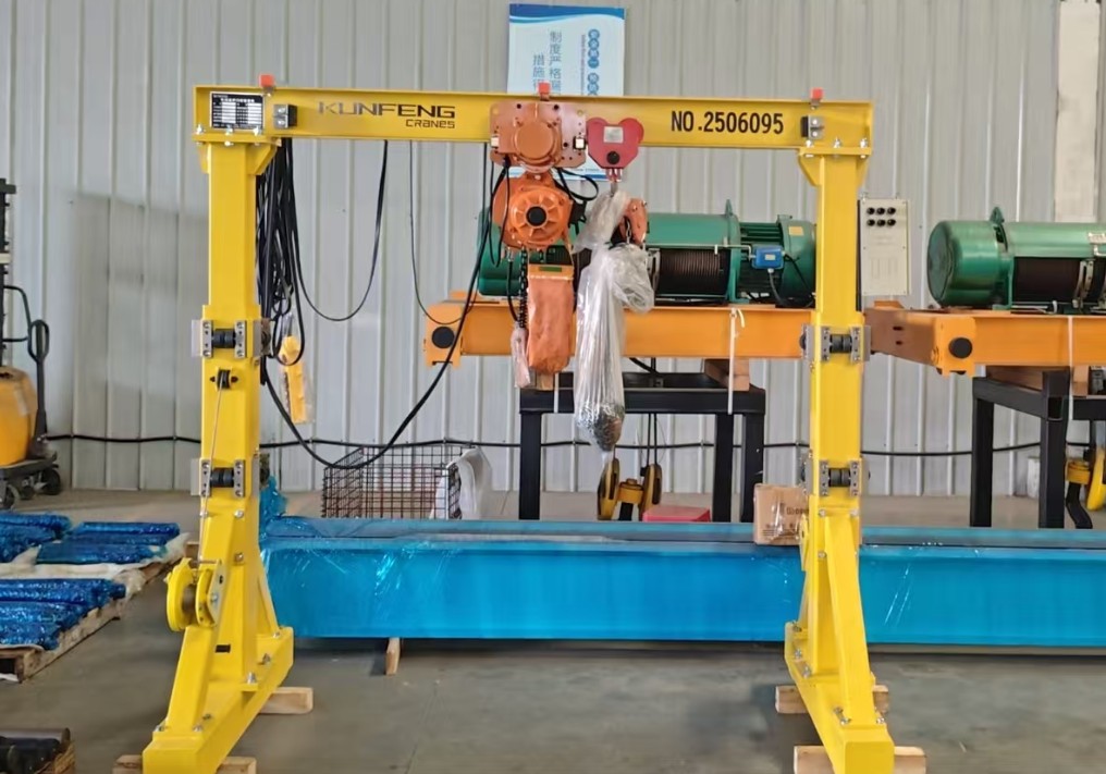 Adjustable height gantry crane