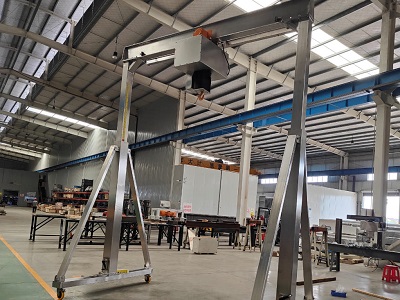 Advantages of Adjustable Height Stainless Steel Gantry Cranes