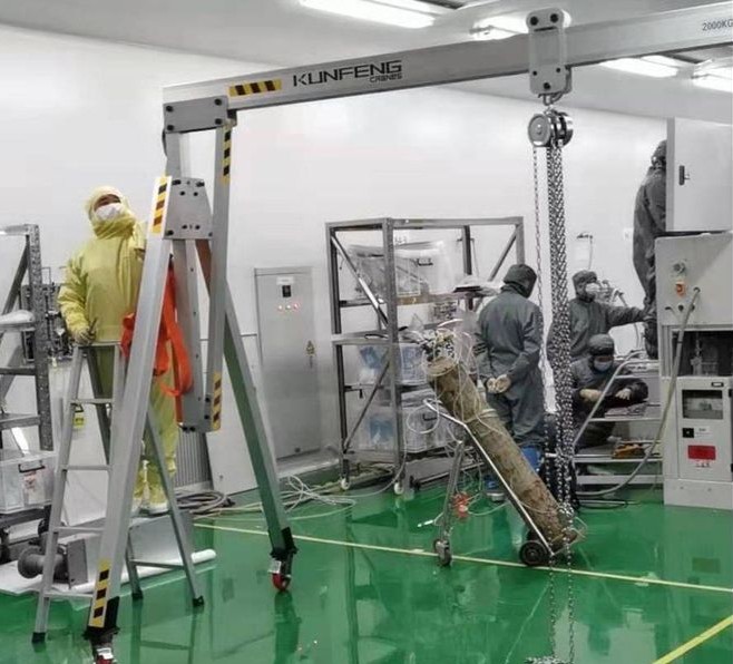 Light aluminum gantry crane for cleanroom workshop