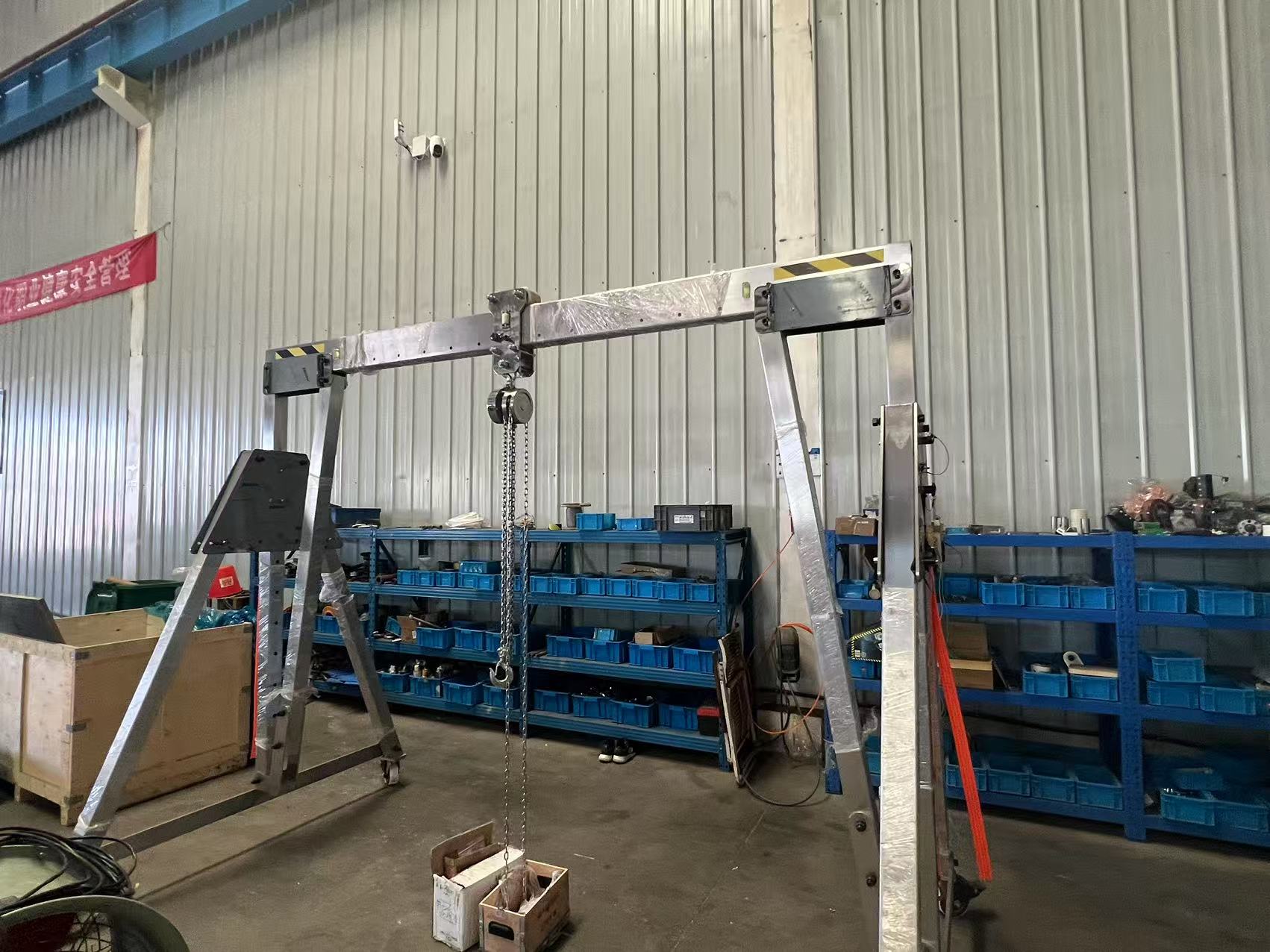 SS304 adjustable height manual gantry crane